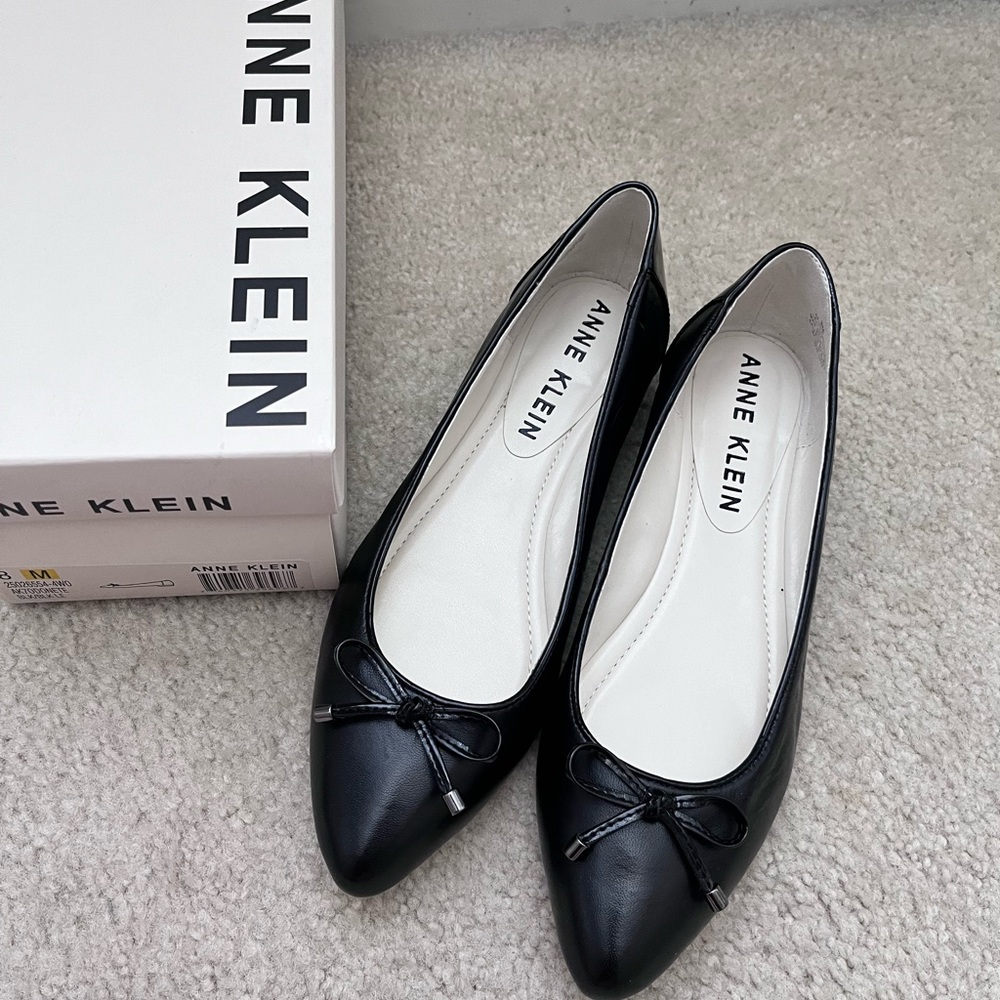 Anne Klein Ballet Flats. Size 8